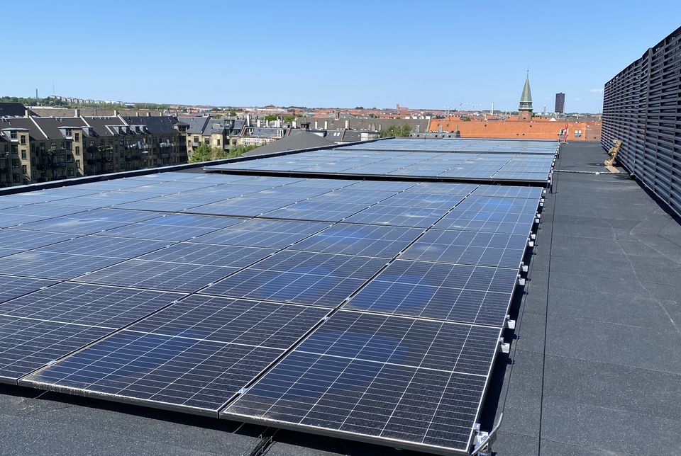Tommy Bunch Nielsen fra Bunch Bygningsfysik oplever, at der er et behov for mere klare og sammenhængende rammer for projektering og udførelse af solcelleanlæg. Foto må frit benyttes ved omtale af nyheden.